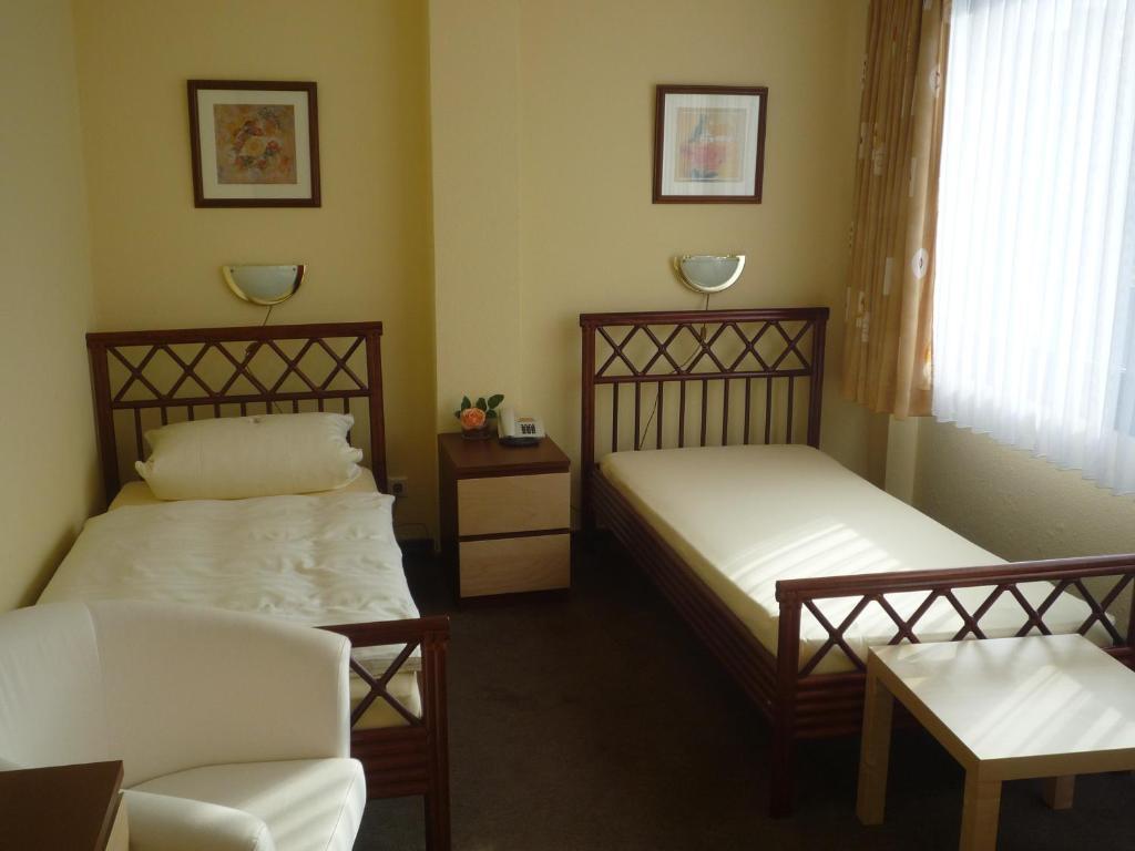 Center Hotel Gutersloh Bagian luar foto